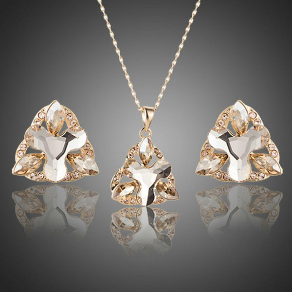 Khaista triangle floral Stellux stud earrings pendant set