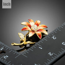 Load image into Gallery viewer, Artistic Daisy Flower Brooch Pin - KHAISTA Fashion Jewellery
