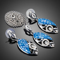 Close-up of blue Stellux on Khaista fish set