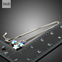 Pendant detail on KHAISTA flower long chain pendant necklace