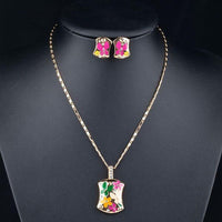 Side angle view of Khaista gold clip set