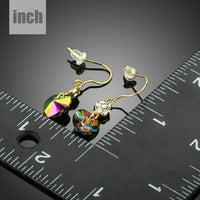 gradual change Stellux heart drop earrings detail view by KHAISTA