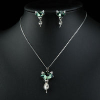 Close-up of green crystals on Khaista fox set