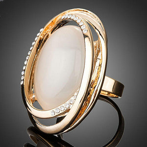 Lightweight Egg Shaped Crystal Ring - KHAISTA Fashion Jewellery