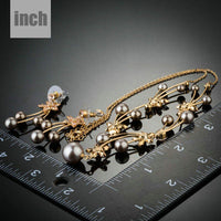 Floral pearl pendant detail by Khaista