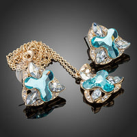Close-up of sea blue crystals on Khaista floral set