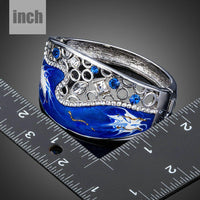 sea vibes crystal bangle detail view by KHAISTA