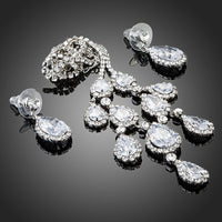 Close-up of white crystals on Khaista waterdrop set