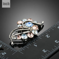 Wave design detail on Khaista crystal brooch