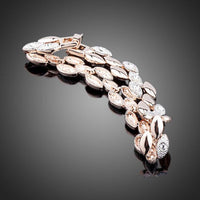 Close up detail of KHAISTA wheat design figaro chain bracelet