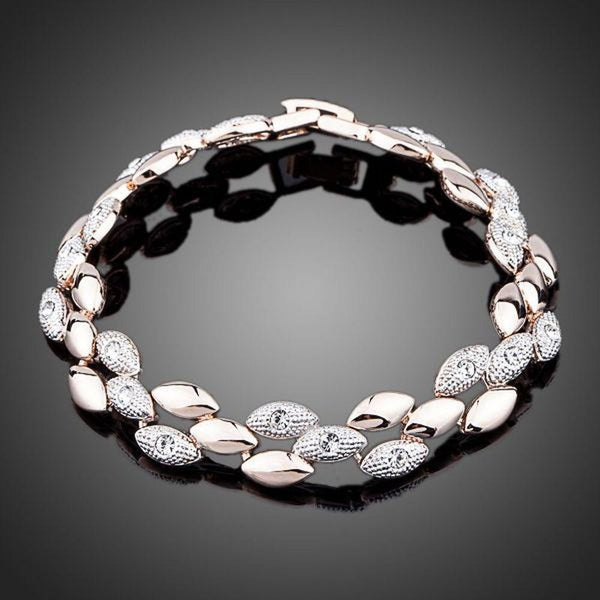 KHAISTA wheat design figaro chain bracelet on white background