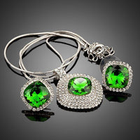 Side angle view of Khaista green Stellux set